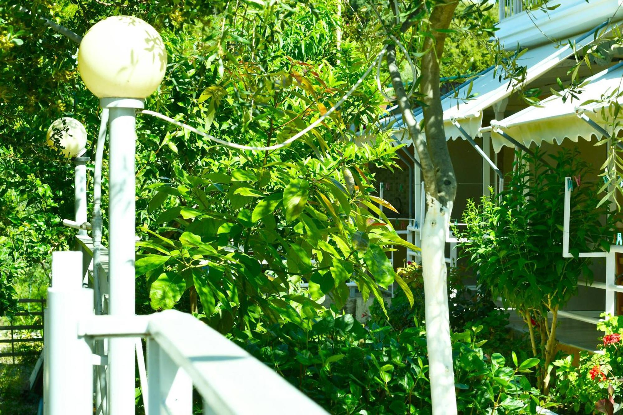 Garden Rooms ฮีมาเรอ ภายนอก รูปภาพ